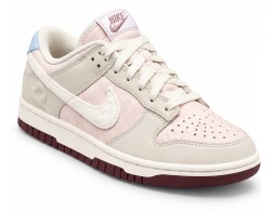 Nike Dunk Low WMNS Valentine's Day 2026