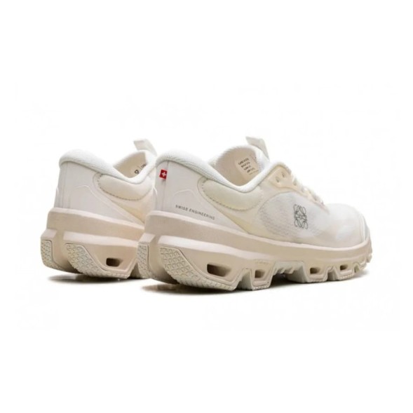 Женские кроссовки On Cloudventure 2 x LOEWE Eggshell